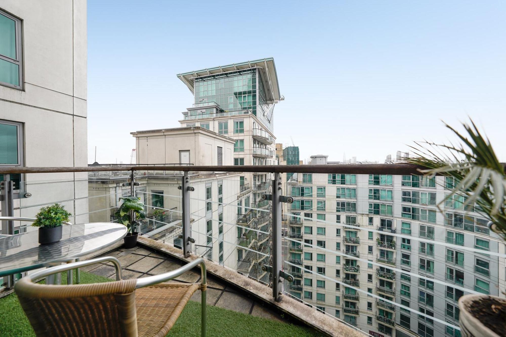 St George River Apartment London Ngoại thất bức ảnh