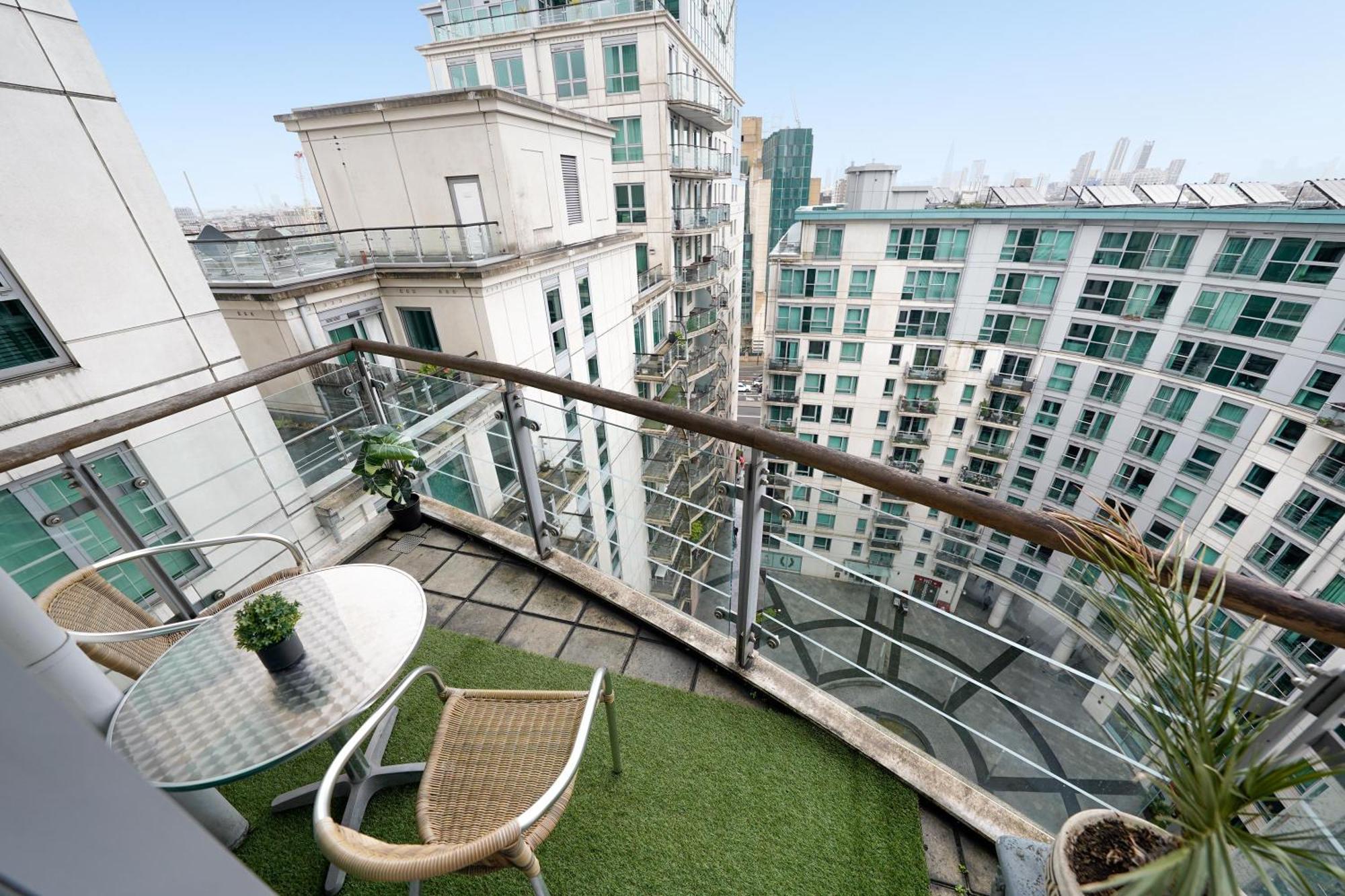 St George River Apartment London Ngoại thất bức ảnh